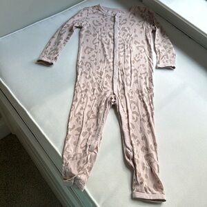 Kyte baby 18-24 month big blush leopard snap romper